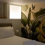شقة Agada